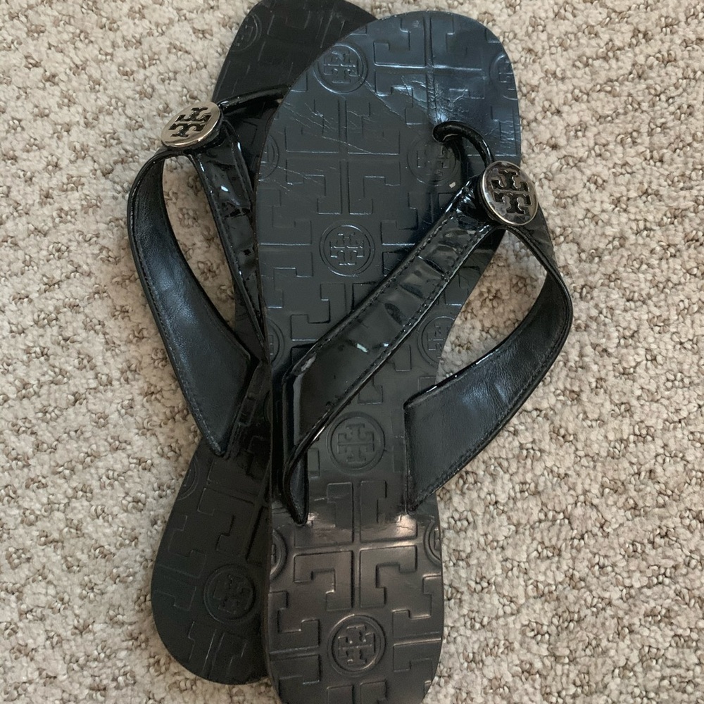 TORY BURCH BLACK FLIP FLOPS SIZE 6